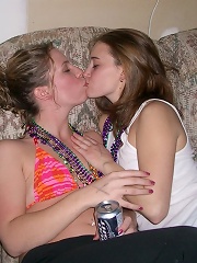 girls kissing megamix 26